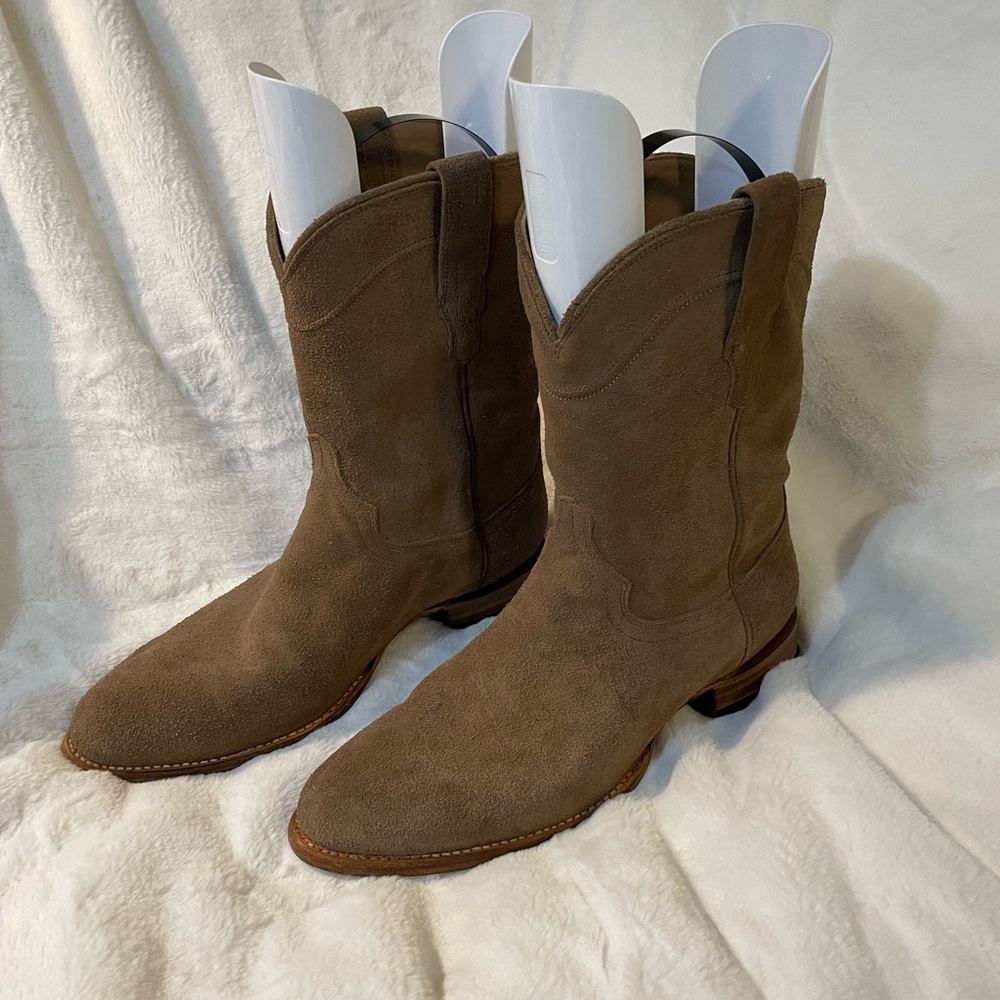 Tecova Shane’s size 12 in Gray suede.